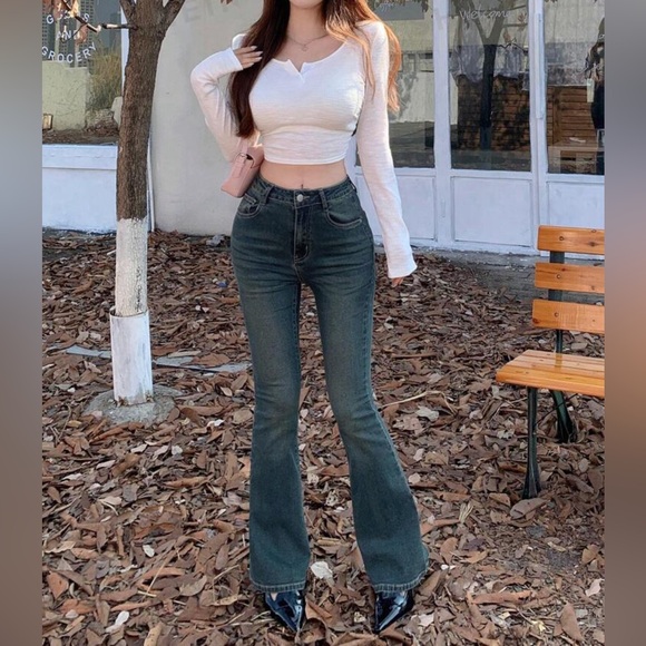 Dark Washed Flared Jeans - Picture 5 of 5